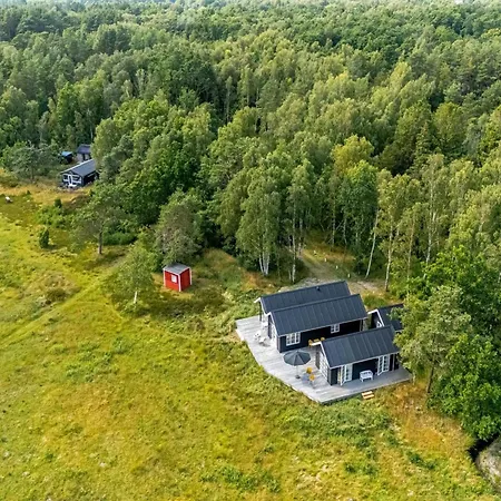 Semesterbostad Farman - 150m From The Sea By Interhome